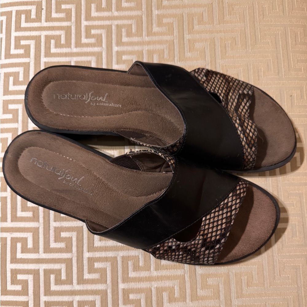 Natural Soul by Naturalizer Justina Women's Black and Brown mule sandal